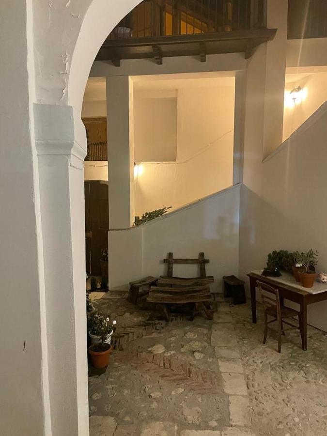 Piazzetta Del Forno * Assergi